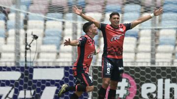 Futbol, Deportes Antofagasta vs Deportes Limache
Liguilla de Ascenso 2024
El jugador de Deportes Limache Daniel, derecha, celebra su gol contra Deportes Antofagasta durante el partido por la Liguilla de Ascenso disputado en el estadio Calvo y Bascunan en Antofagasta, Chile.
17/11/2024
Pablo Quiroz/Photosport
Football, Deportes Antofagasta vs Deportes Limache
Promotion League 2024
Deportes LimacheÕs player Daniel Castro, center, celebrates after scoring against Deportes Antofagasta during the Promotion League 2024 match at the Calvo y Bascunan stadium in Antofagasta, Chile.
17/11/2024
Pablo Quiroz/Photosport