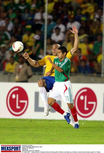 A lo largo de su carrera con Selección Mexicana, el lateral y extremo por izquierda nunca perdió ante la Canarinha luego de enfrentarlos en cuatro oportunidades con victoria en Copa América 2001 y 2007, además de otro triunfo en la Confederaciones 2005, todos estos en fase de grupos.