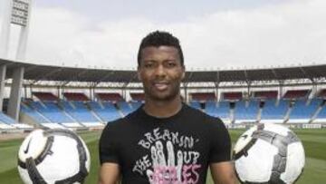 <b>KALU UCHE PUDO SER JUGADOR DEL HÉRCULES ESTE VERANO</b> El Hércules estuvo a punto de firmar a Kalu Uche el pasado verano, pero la operación no terminó de cuajar. Ahora es el máximo goleador del Almería con tres tantos. Está tocado, pero Lillo confía en él. Si no, el gigante Ulloa y Goitom, son sus alternativas.