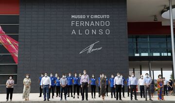 Sus Majestades los Reyes don Felipe VI y doña Letizia visitarón el Museo de Fernando Alonso.