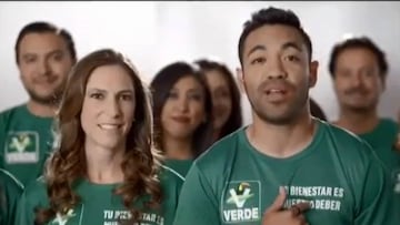 Durante pleno Mundial, el jugador de la Selección Mexicana apareció junto a Mariana Boy en un anuncio del Partido Verde Ecologista de México.
