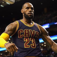 Pintadas racistas en una casa de LeBron: "Es duro ser negro en América"