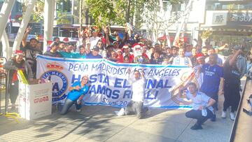 La pe&ntilde;a madridista de Los &Aacute;ngeles, reunida para ver el derbi contra el Atl&eacute;tico.