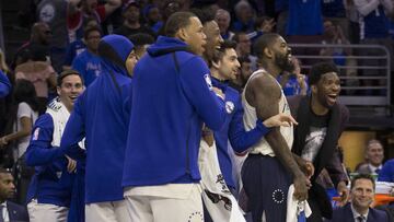 El banquillo de los Sixers, durante el primer partido de los playoffs 2018 ante los Heat.