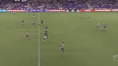 Y por si fuera poco, esto: Joao tira de escuadra y cartabón con esta asistencia de locos a Costa