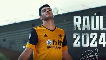 Raúl Jiménez renews contract with Wolves until 2024