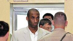 Bryant declara entre gritos de "inocente"