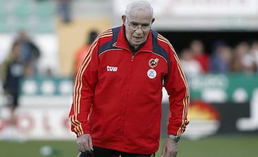 Raúl, Xavi and Co. tasked with taking Aragonés' legacy forward