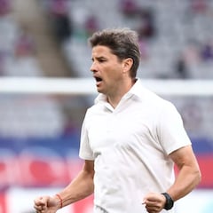 Ricardo Rodríguez, emperador de Japón: "Cuando ganamos invito a paella"