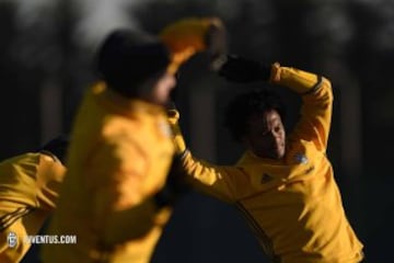 Cuadrado y la Juve se preparan para su primer partido de 2017