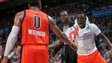 Westbrook e Ibaka rompen la racha de los Mavericks