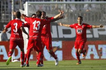 Unión La Calera marcha cuarto en la tabla, tras derrotar por goleada a Colo Colo en el Estadio Monumental. Los caleranos tienen 20 puntos, dos menos que el tercero y cuatro menos que el líder, una distancia que podrían disminuir en las cinco fechas que restan de Clausura para quedarse con el campeonato.