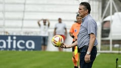 Bauza no confirma el equipo para el clásico rosarino