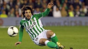 CUENTA ATR&Aacute;S. Be&ntilde;at podr&iacute;a estar disputando sus &uacute;ltimos partidos con la camiseta del Betis.