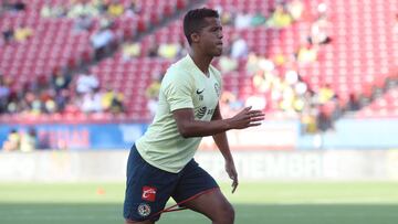 Giovani Dos Santos entrenando con Am&eacute;rica. 