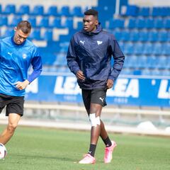 Samu Omorodion reta a un Getafe sin fichajes