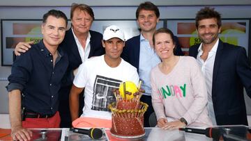 PARIS, FRANCE - JUNE 03: (L-R) Sports Journalist Laurent Luyat, Tv journalist Lionel Chamoulaud for who it is his last coverage of the french open after 31 year, Tennis players Rafael Nadal, Arnaud Boetsch, Justine Henin and Arnaud Clement attend Tennis Player Rafael Nadal is celebrating his 32nd Birthday at France Television french chanel studio during the 2018 French Open - Day Eight at Roland Garros on June 3, 2018 in Paris, France. (Photo by Rindoff Petroff/Suu/Getty Images)
