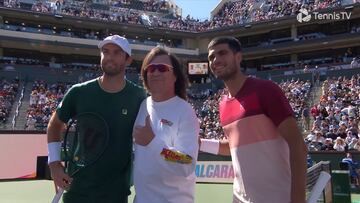 Alcaraz se reencuentra con el apicultor que le salvó de la invasión de abejas