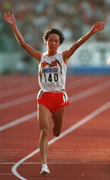 Junxia Wang en 1993 consiguió el récord mundial en los 10.000 metros con un t iempo de 29:31:78.