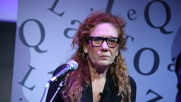 La periodista Cristina Fallarás, durante el encuentro 'La Literatura es Femenina', en el Espacio Cultural El Tanque, a 28 de octubre, en Santa Cruz de Tenerife, Tenerife, Canarias (España). La periodista está en el foco del huracán por destapar las denuncias anónimas de casos de violencia machista que han causado la dimisión de Íñigo Errejón. Fallarás anunció ayer el lanzamiento de su libro ‘No publiques mi nombre que busca "romper el silencio contra la violencia sexual", al recoger los testimonios de decenas de mujeres víctimas de agresiones sexuales.
28 OCTUBRE 2024;CANARIAS;
Europa Press Canarias
28/10/2024