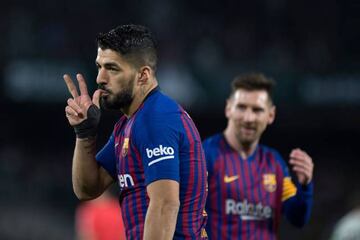 Luis Suárez celebrates