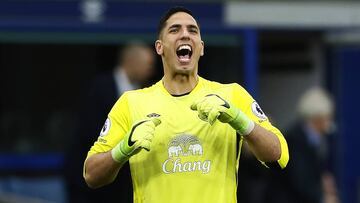 Joel Robles, en uno de sus últimos partidos con el Everton.