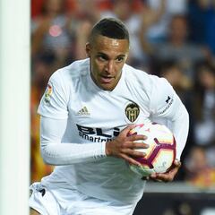 Julen Lopetegui pide a Rodrigo pero el club no se decide