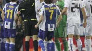 Mateu Lahoz muestra la roja a Casillas.