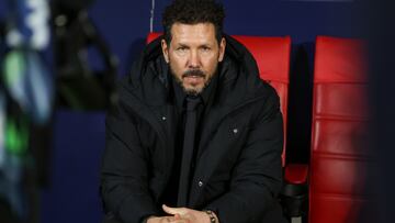 MADRID, 07/11/2023.- El entrenador del Atlético de Madrid, 'Cholo' Simeone, durante el encuentro correspondiente a la fase de grupos de la Liga de Campeones que se disputa hoy martes frente al Celtic en el estadio Metropolitano, en Madrid. EFE/Kiko Huesca
