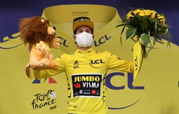 Primoz Roglic se fundó el maillot amarillo del Tour en Laruns y completa la colección en las grandes rondas. Ya había sido líder en el Giro y en la Vuelta.