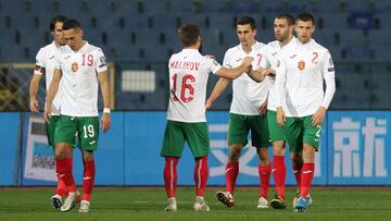 La selecci&oacute;n b&uacute;lgara celebra el gol ante la Rep&uacute;blica Checa.