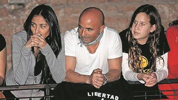 Sampaoli apoyando al grupo de rock argentino &#039;Callejeros&#039;. 