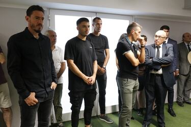 Cristian Álvarez, Lluís López, Petrovic y Zapater han sido los representantes de la actual plantilla del Real Zaragoza que han acudido a la capilla ardiente de Zalba.