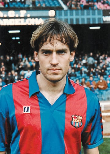 Militó en el Barcelona entre 1988 y 1991. La temporada 91-92 la jugó con el Atlético de Madrid y después regresó al Barcelona hasta 1993.