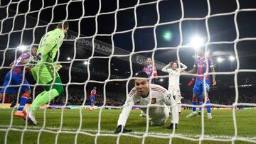 Soccer Football - Premier League - Crystal Palace v Manchester United - Selhurst Park, London, Britain - January 18, 2023 Manchester United's Casemiro reacts REUTERS/Tony Obrien EDITORIAL USE ONLY. No use with unauthorized audio, video, data, fixture lists, club/league logos or 'live' services. Online in-match use limited to 75 images, no video emulation. No use in betting, games or single club /league/player publications. Please contact your account representative for further details.