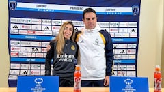 Olga Carmona y Alberto Toril posan en la rueda de prensa previa al Paris FC-Real Madrid.