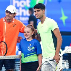 Alcaraz cae ante De Miñaur en una exhibición en Australia
