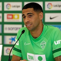 "En el Schalke volaban los cuchillos; en el Elche hay buen rollo"