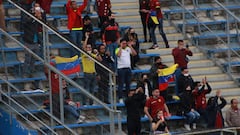 La animada presencia de hinchas venezolanos en San Carlos