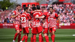 GIRONA, SPAIN - APRIL 16: Valentin Castellanos of Girona FC celebrates with teammates after scoring the team's first goal during the LaLiga Santander match between Girona FC and Elche CF at Montilivi Stadium on April 16, 2023 in Girona, Spain. (Photo by Eric Alonso/Getty Images)