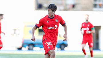 Asier Bonel durante un partido con el filial.
