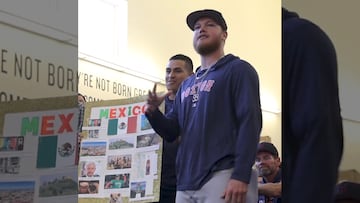 Mexicanos, Verdugo y Duran, hicieron una presentación de México para los Red Sox
