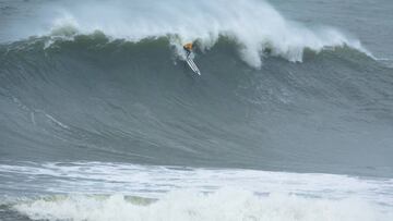 Las olas gigantes de Natxo Gonzalez en el Nazaré Challenge