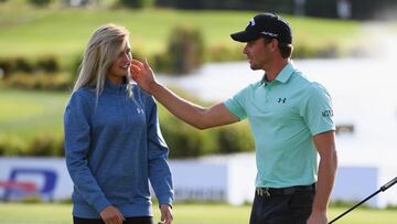 El sudafricano Haydn Porteous celebra la victoria junto a su novia, Daniela Vagnerova.