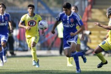 Sebastián Martínez fue titular en el Sudamericano y el Mundial, pero en Universidad de Chile depende del técnico que llegue si juega o no. Ahora con Sebastián Beccacece, no es titular.