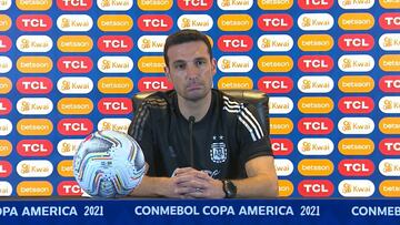 Scaloni: "La gente se siente identificada con el equipo"