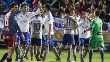 El Zaragoza celebra su victoria contra el Huesca.