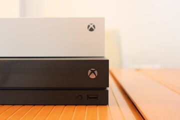 Xbox Series S en todo su esplendor: consola y mando al detalle