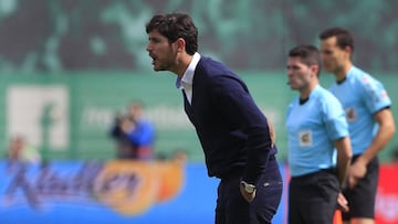 V&iacute;ctor S&aacute;nchez del Amo, durante un partido.