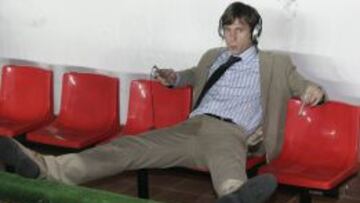 FICHAJE CON SOBREPESO. Nadie explicó por qué se fichó a Cassano. Llegó sobrado de peso y nadie del club se atrevió a criticar que un jugador profesional no puede llegar a una entidad con la historia y el prestigio del Real Madrid en esas condiciones físicas. Este último fichaje fue la muestra de que el club iba a la deriva. El Madrid pagó 5,5 millones de euros por él y en año y medio fue de lío en lío...